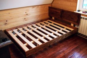 Ремонт деревянных кроватей в Северске